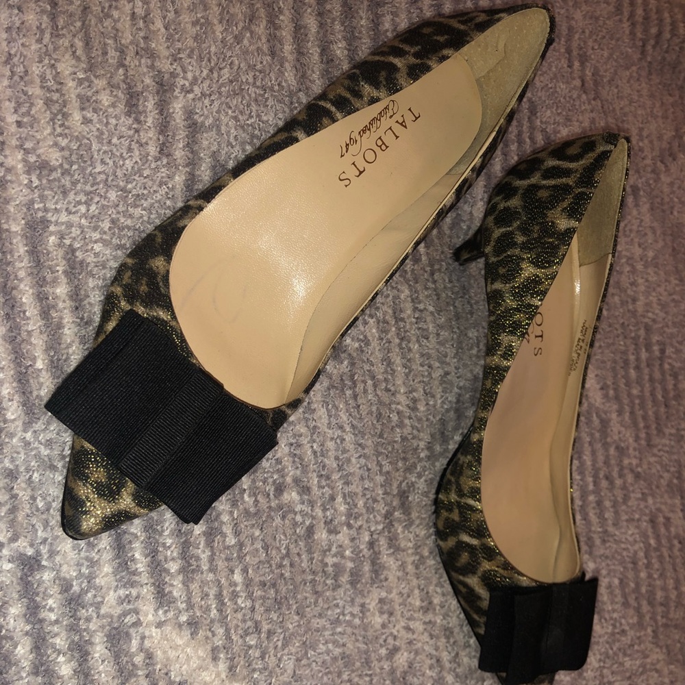 Leopard kitten heel pumps complete with black bow✨